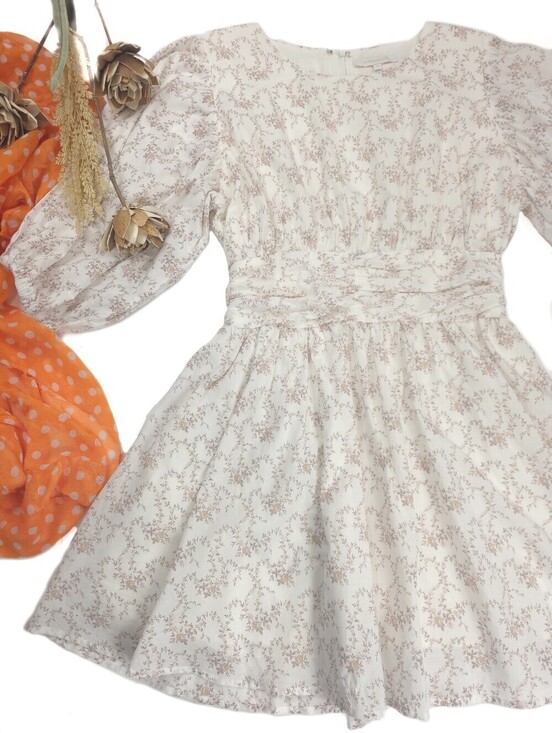 Olivaceous Dresses & Skirts - Olivacous White Floral Puff-Sleeve Dress Sz M